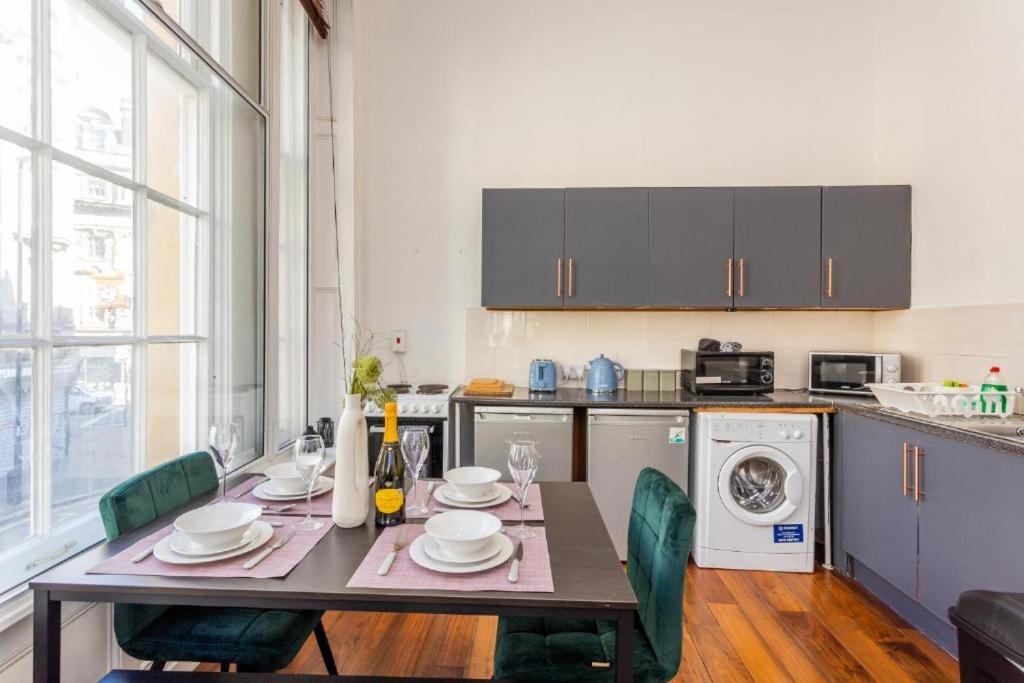 Newcastle'S Most Central Apartment - Sleeps 10 Dış mekan fotoğraf