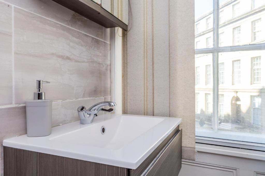 Newcastle'S Most Central Apartment - Sleeps 10 Dış mekan fotoğraf
