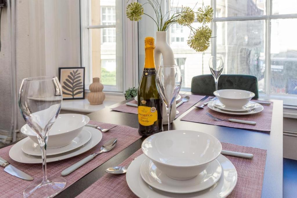 Newcastle'S Most Central Apartment - Sleeps 10 Dış mekan fotoğraf